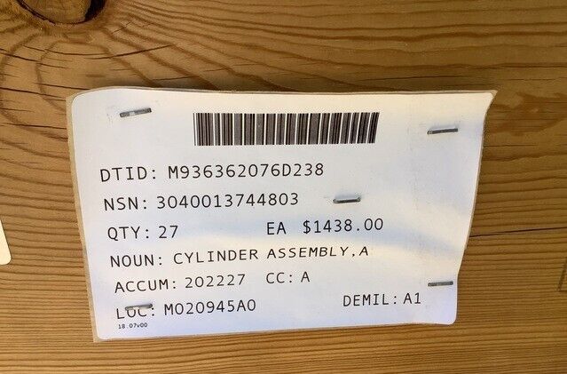 M1120A2 HEMTT 150234B 1860870 HOOK ARM CYLINDER ASSEMBLY 3040-01-374-4803