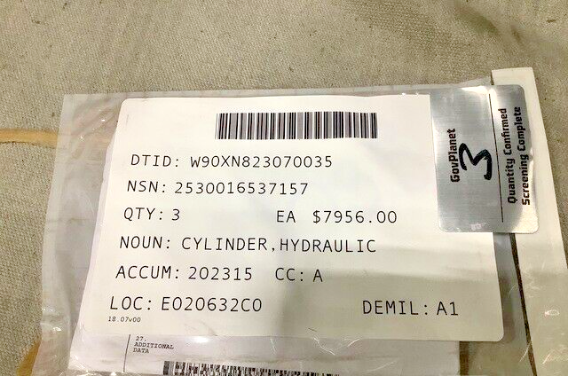 LIGHT ARMORED VEHICLE LS1101846 HYDRAULIC ACCUMULATOR CYLINDER 2530-01-653-7157