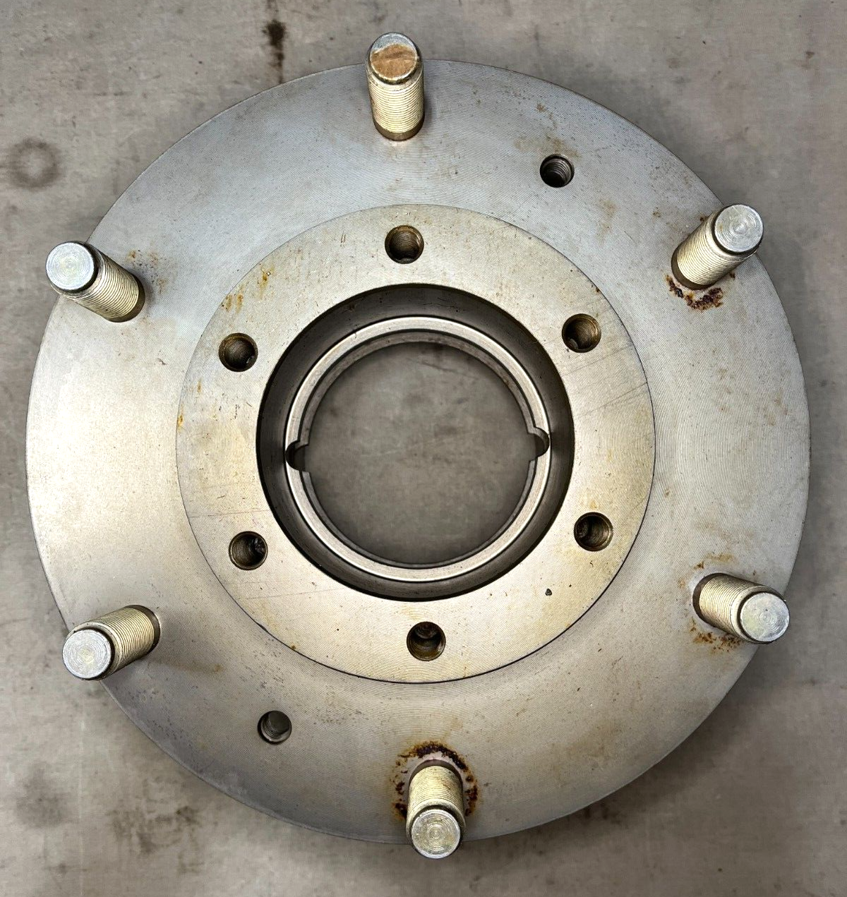 MILITARY M119A1 / M119A2 VEHICULAR WHEEL HUB AND STUD ASSY 2530-01-494-9927