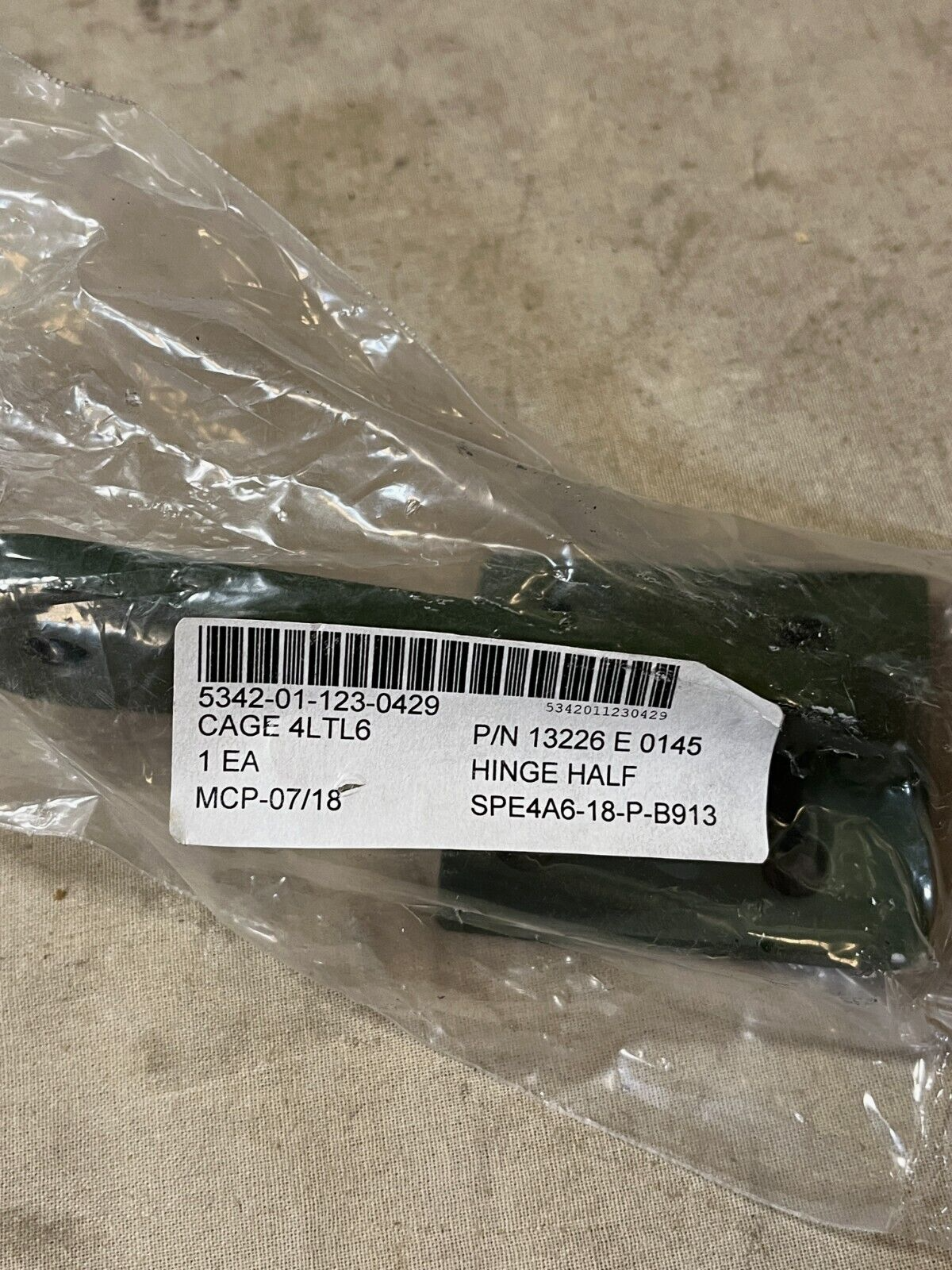 BOAT BRIDGE ERECTION MK-1 13226E0145 HINGE HALF 32-17-01 5342-01-123-0429 NOS