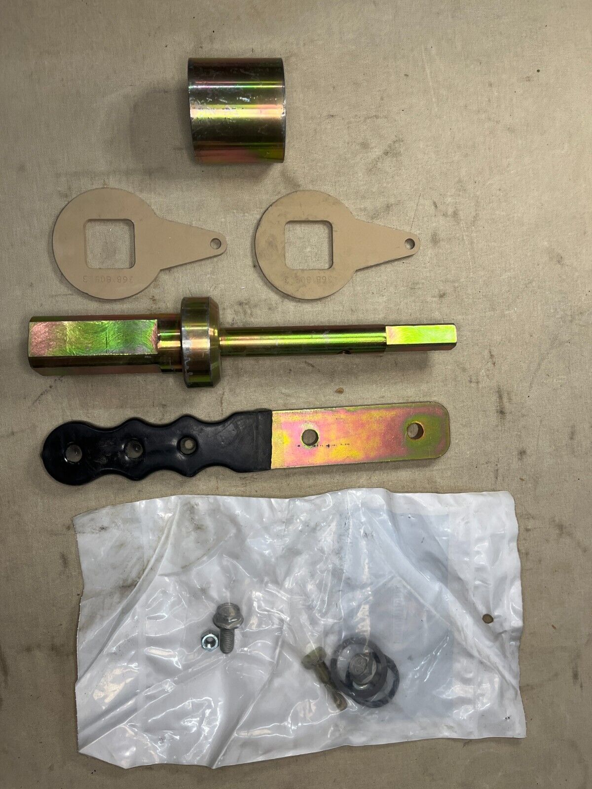 MRAP NAVISTAR DEFENSE 3113726C91L COMBAT LOCK DOOR KIT 2540-01-564-0856 NOS