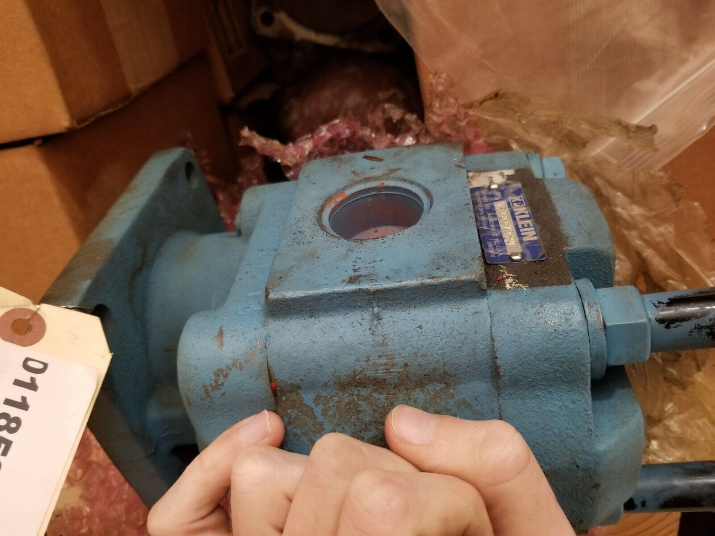 KLEIN HYDRAULIC MOTOR 4320-01-185-9638 27017329 A-17329 K27017329