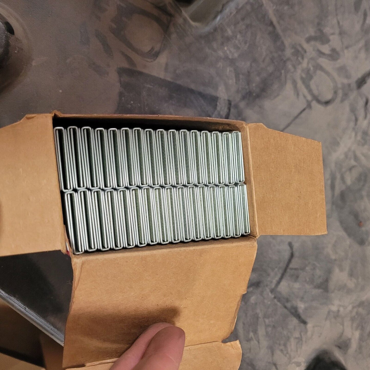 SENCO CROWN STAPLES 1/4" x 1-1/4" 18GA L15BAB 5000pc GALVANIZED FINISH STAPLES
