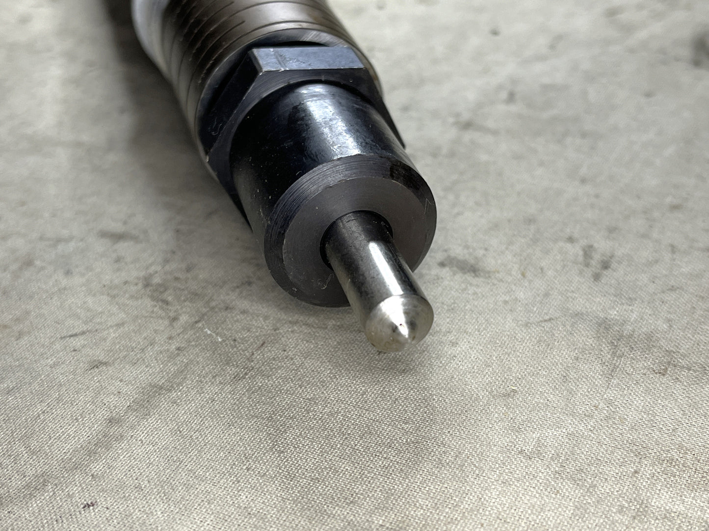 M51 / M74 / M88 BOSCH FUEL INJECTOR NOZZLE 10912452 / 2910-01-037-4984