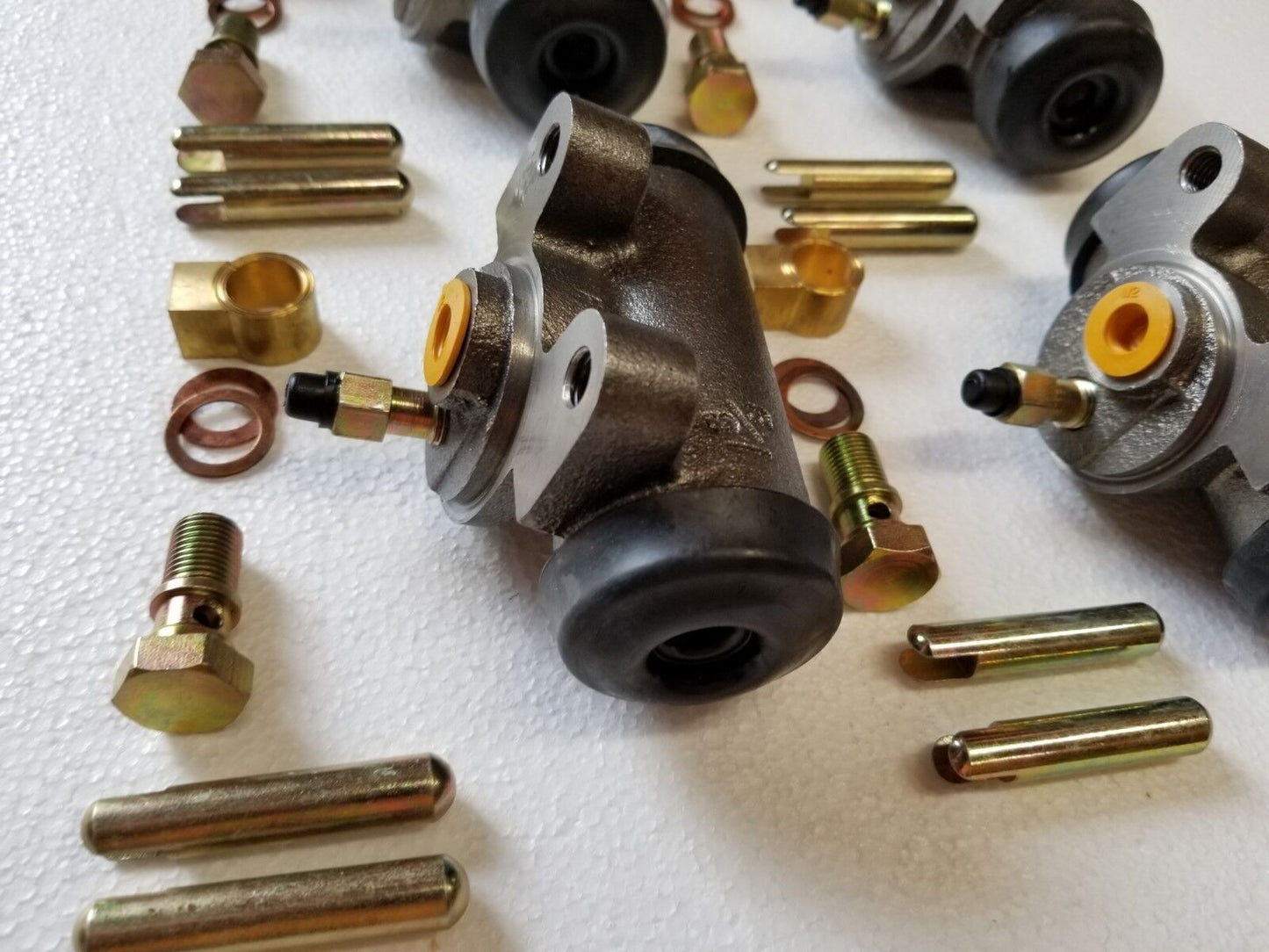 M35A2 SET OF SIX WHEEL CYLINDERS w/HARDWARE 2530-00-274-4511