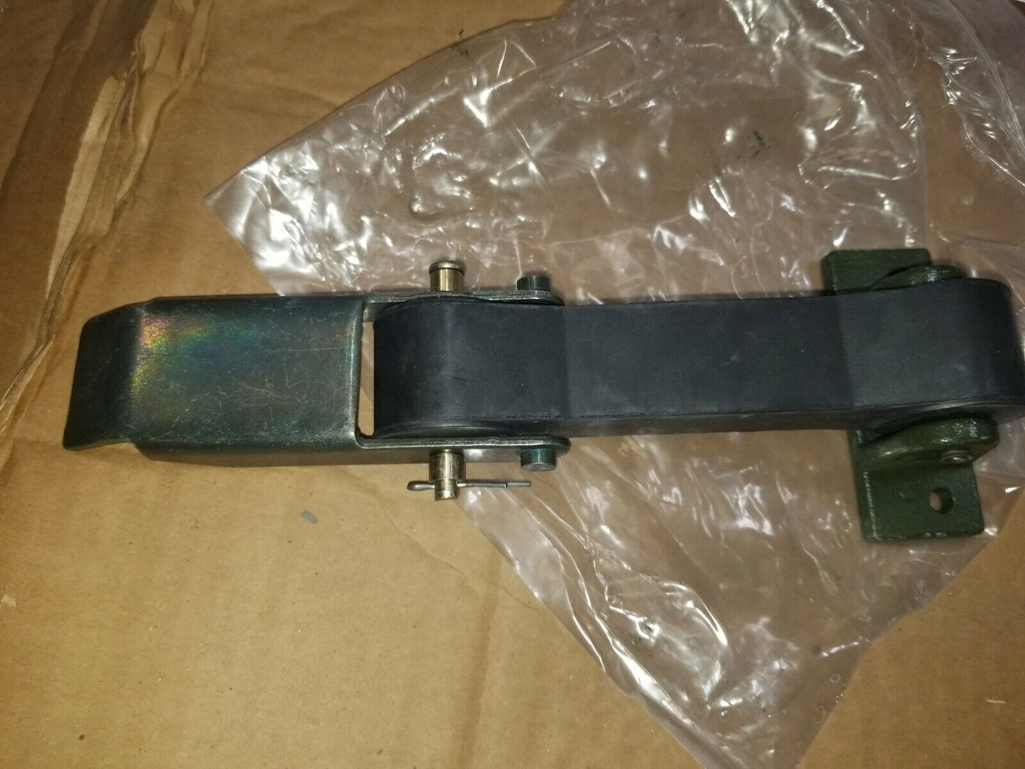 HMMWV HUMVEE M998 HOOD BUMPER LATCH  ASSEMBLY  1233889 2540-01-185-9530