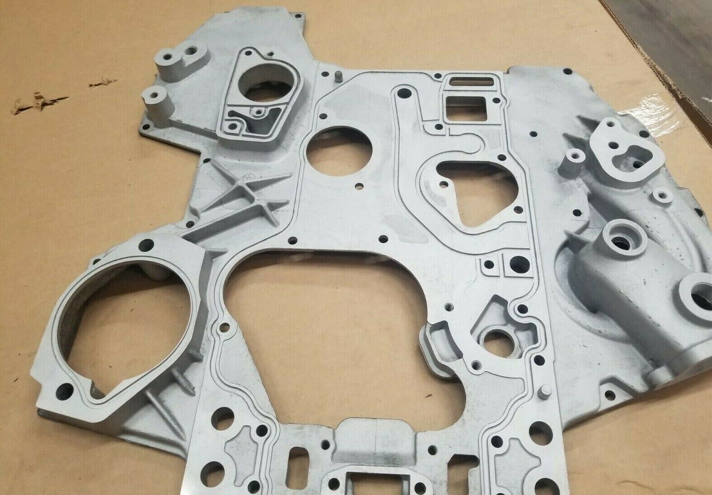Housing Gear COVER International 1826335C92 For DT466 and Detroit Series 40 MRAP