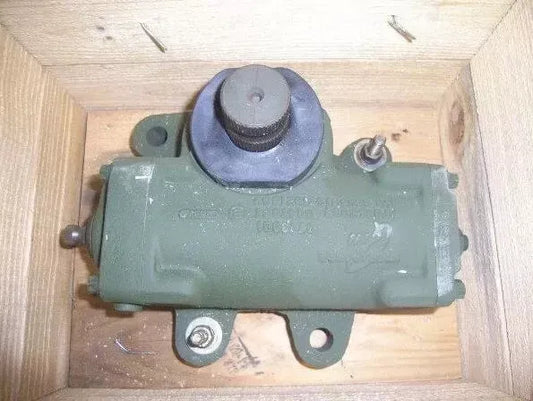 5-TON M939 M923A1 TRUCK STEERING GEAR ASSEMBLY 11668993 2530-01-119-8710