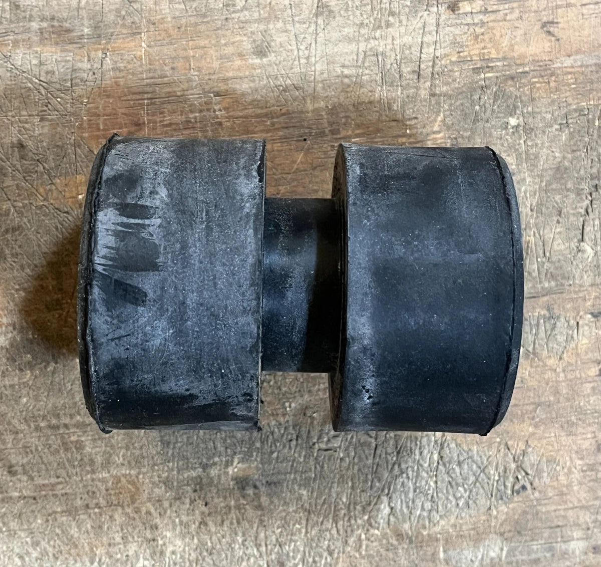 M939 5 TON RESILIENT ENGINE MOUNT 5340-01-331-7985 12363275