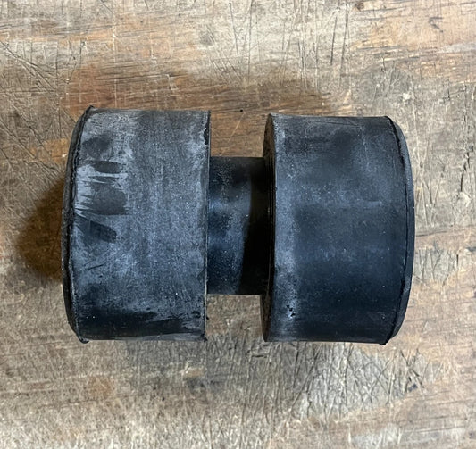 M939 5 TON RESILIENT ENGINE MOUNT 5340-01-331-7985 12363275