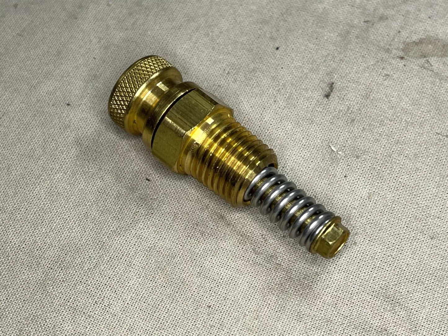 5 TON M-915 M939 HEMTT SAFETY PRESSURE RELIEF VALVE 7066008 4820-00-595-2761