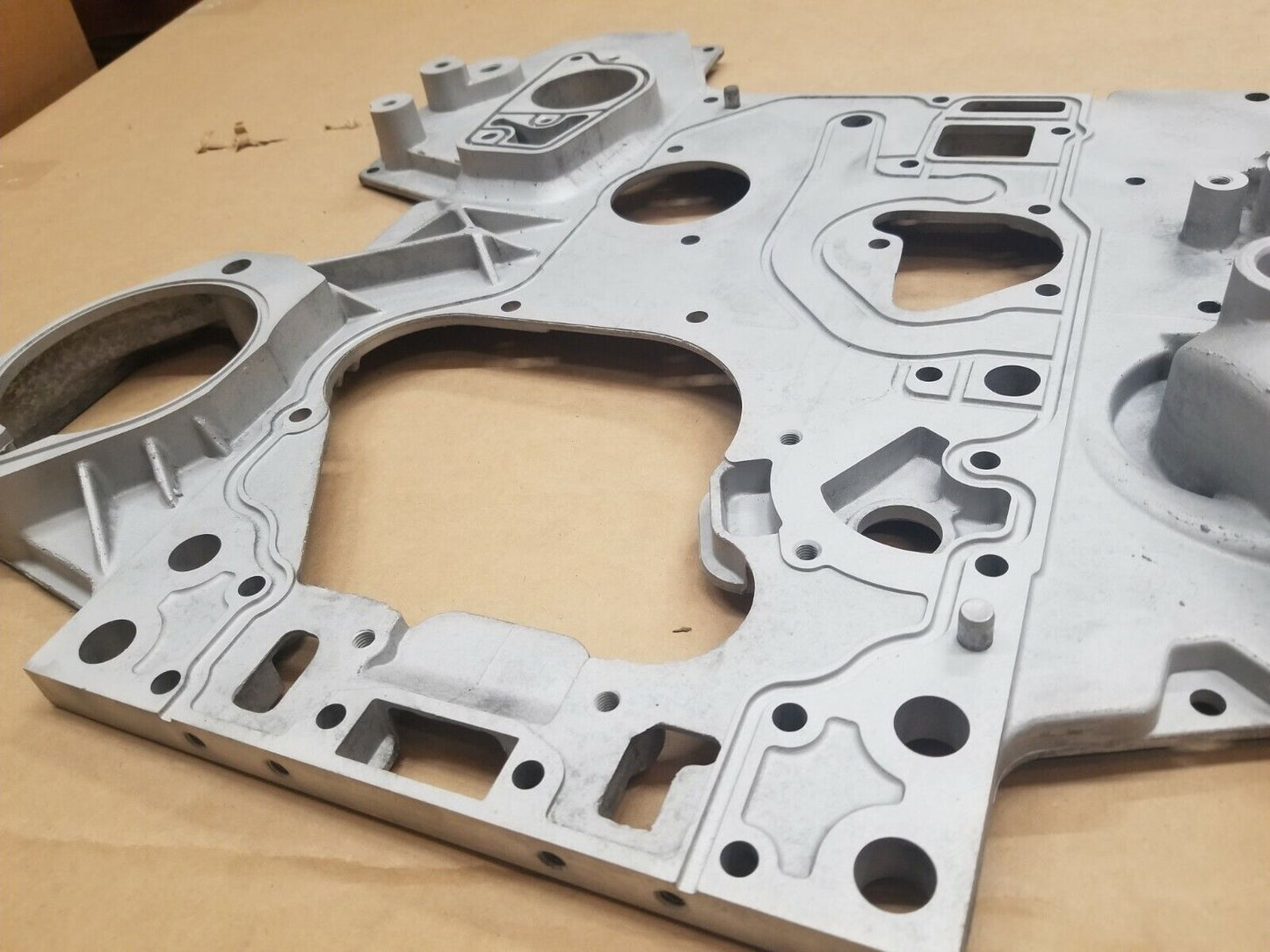 Housing Gear COVER International 1826335C92 For DT466 and Detroit Series 40 MRAP