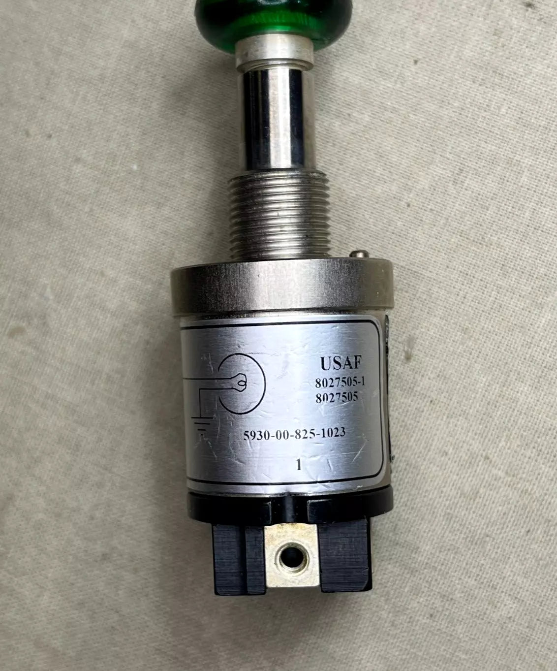 AIRCRAFT GALAXY C-5 USAF 220001 PUSH-PULL SWITCH 8027505-1 5930-00-825-1023