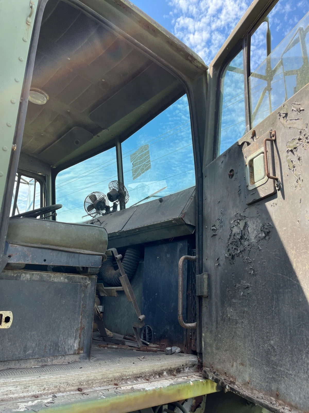1979 M916 20 TON 6X6 TRACTOR TRUCK FIFTH WHEEL WINCH WITH 9,000 MILES AS-IS
