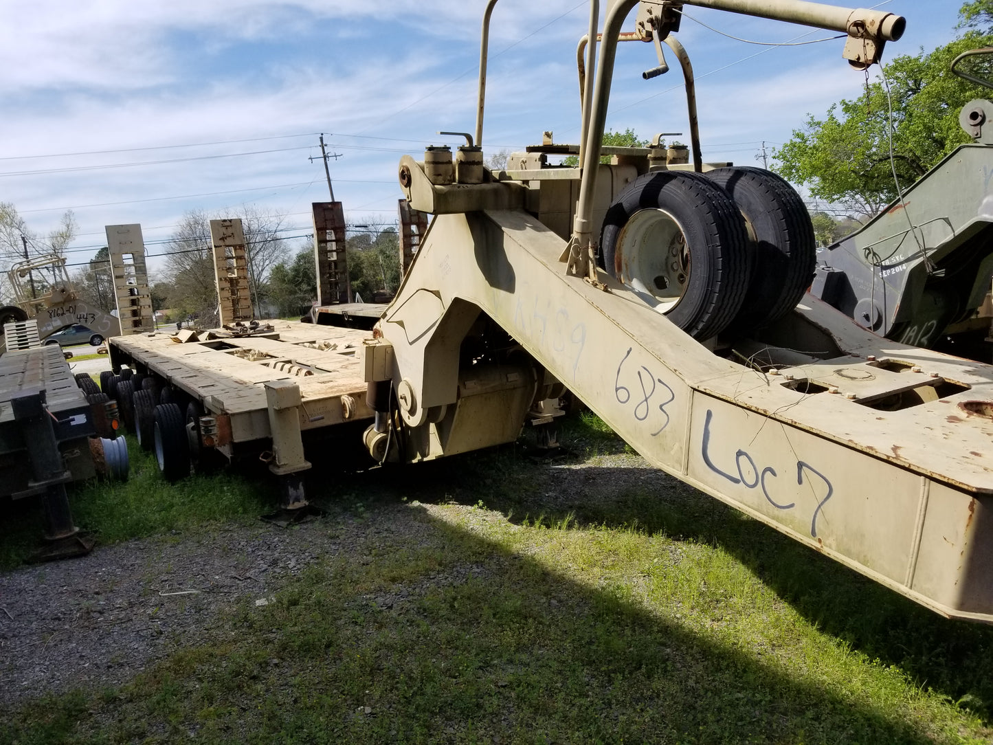 M1000 70 Ton Trailer, Self Contained Hydraulic System Air Brake Folding Ramps