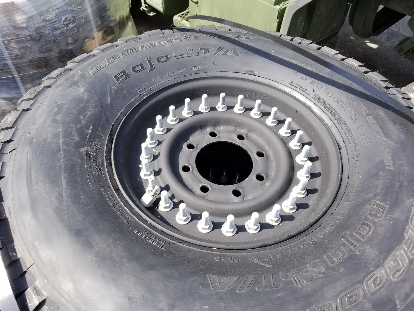 SET OF 4 NEW HMMWV Humvee Hummer H1 M998 24 Bolt Tire and Wheel Assembly 37x12.50R16.5LT