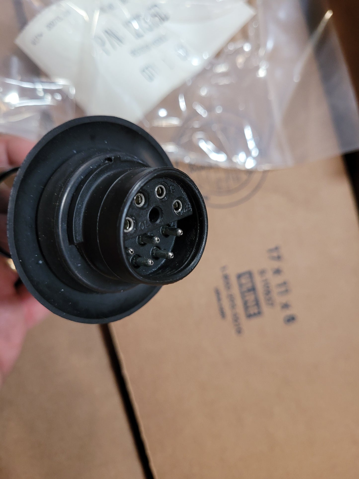 5905-01-156-4969 RESISTOR NETWORK,FIXED,FILM 127315D OSHKOSH MK48