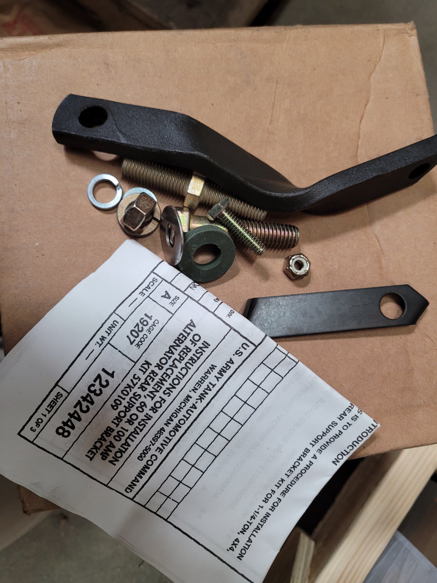 HMMWV M998 60 AMP OR 100 AMP ALTERNATOR SUPPORT BRACKET KIT