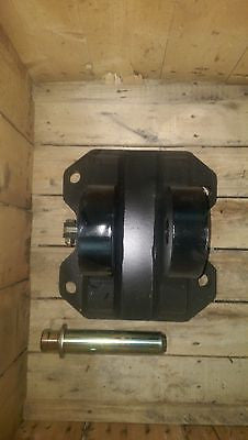 JOHN DEERE AT352521 RETRIEVAL HITCH W/O Counter Weight 2540-01-568-2242 AT173339