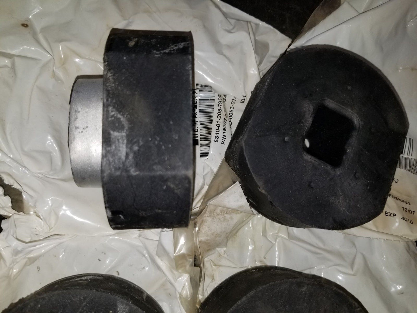 Resilient Body Mount CUSHION UPPPER M998 AM General HMMWV 5569270 12339244-1 5340011895452