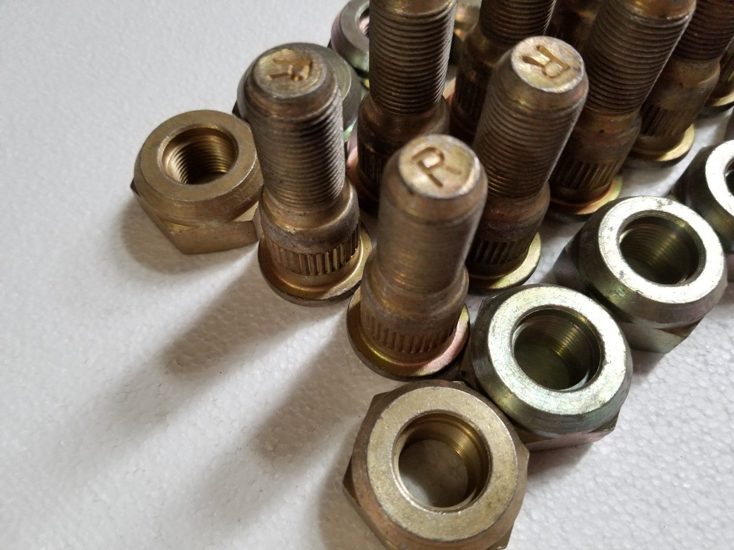 M35A2 2.5 TON 12 RH LUG NUT AND STUD KIT M35 M109 MILITARY TRUCK M35A3 M44