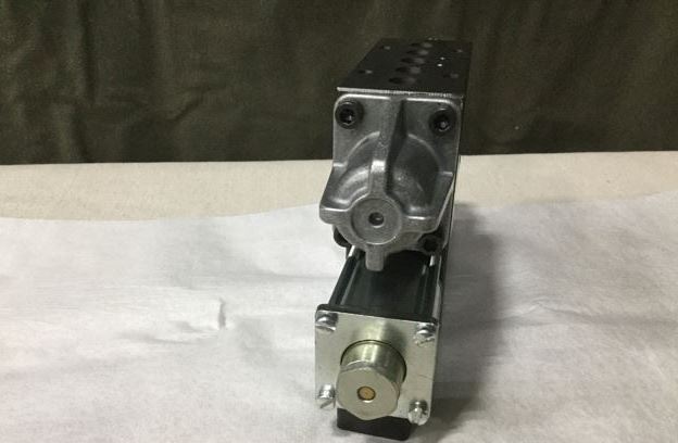 4820-01-193-1866 VALVE,LINEAR,DIRECTIONAL CONTROL 85564-01-24P 2CK185 HEMTT M977