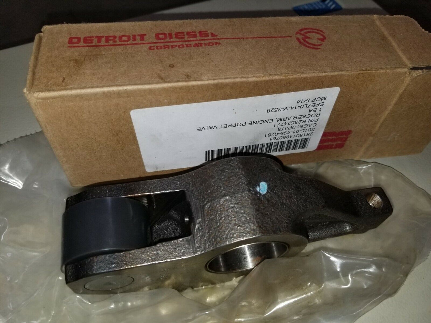 Detroit Diesel Rocker Arm Assembly R23524771 NOS in Packaging M915 Freightliner