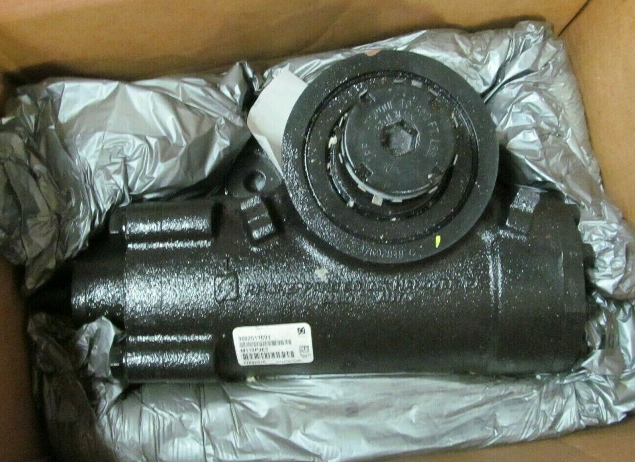 MRAP NAVISTAR STEERING GEAR 2530-01-555-5457 3602517C91 M110PJE3