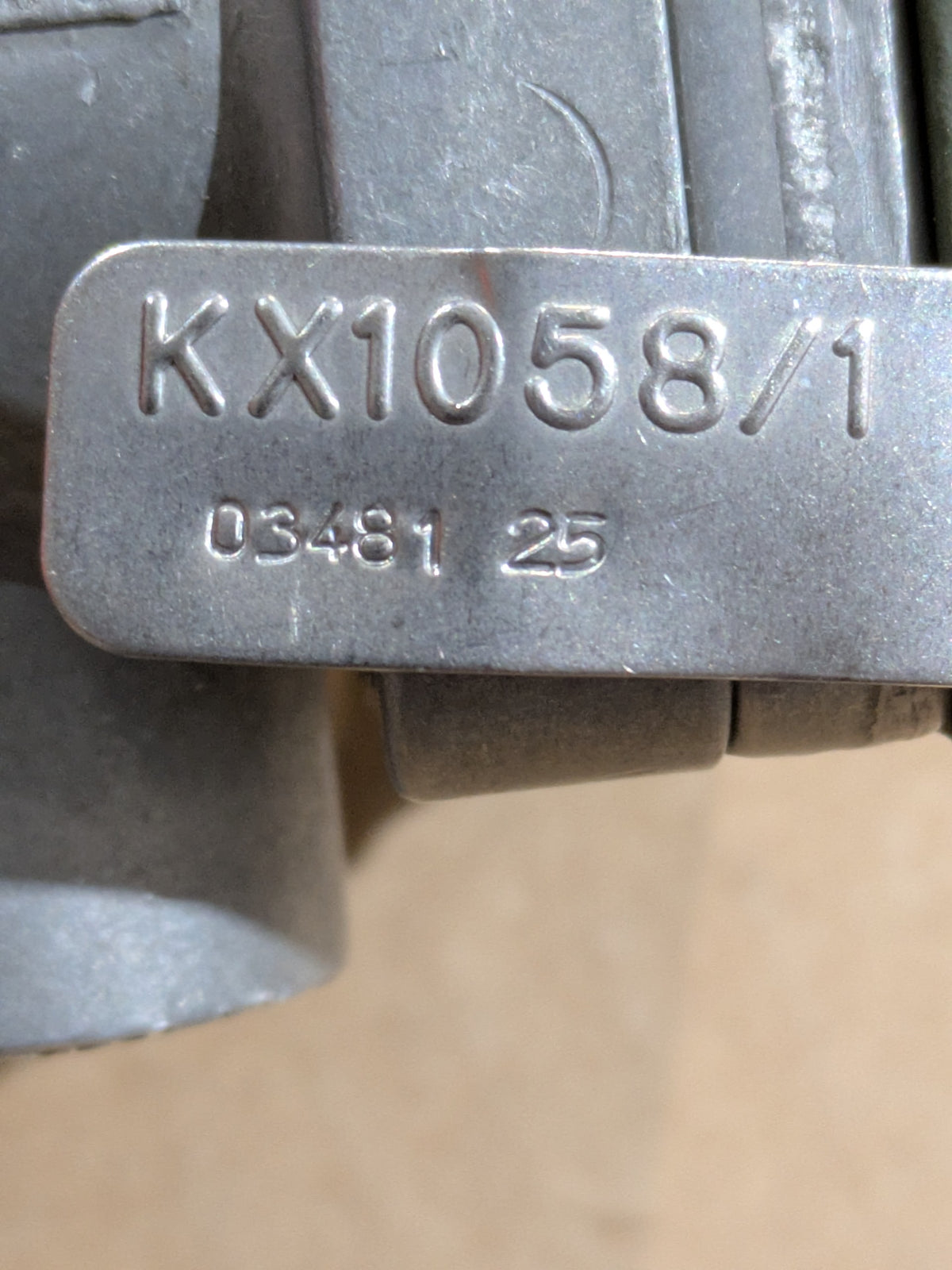 Knorr Bremse (UK) Ltd KX1058/1 Valve, Differential - NSN 2530-01-318-7393 - photo 5