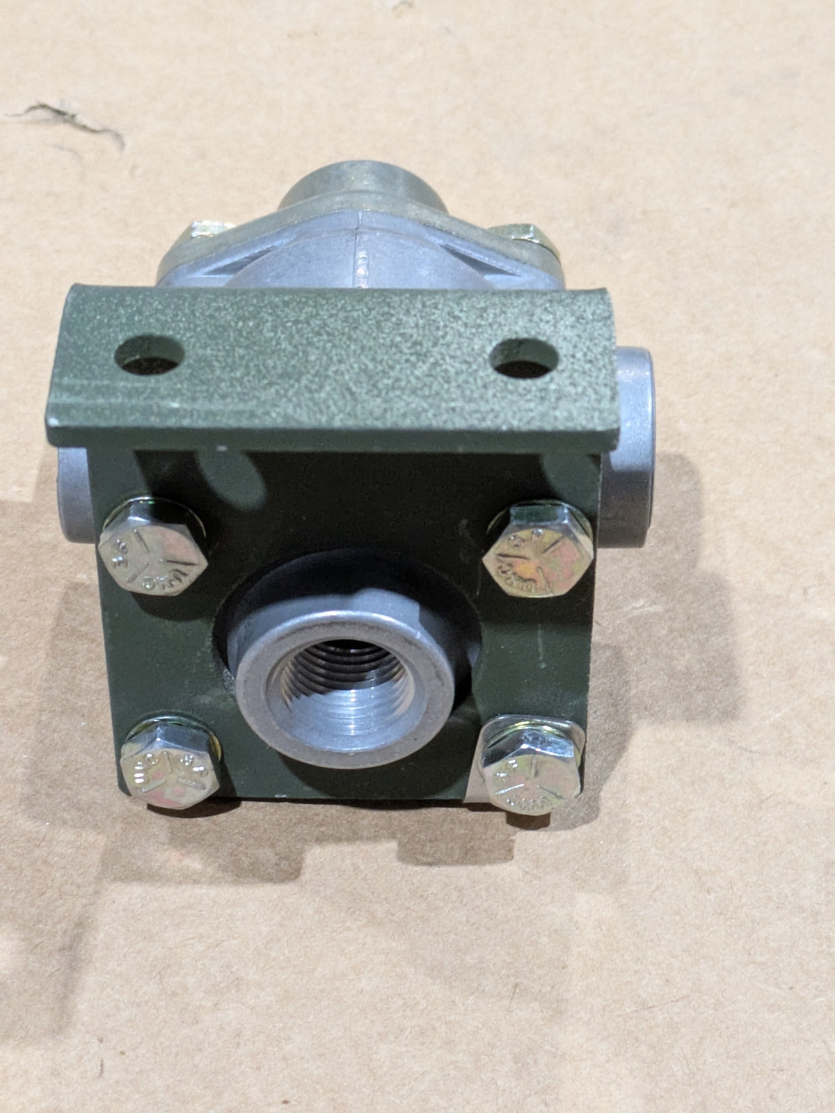 Knorr Bremse (UK) Ltd KX1058/1 Valve, Differential - NSN 2530-01-318-7393 - photo 2