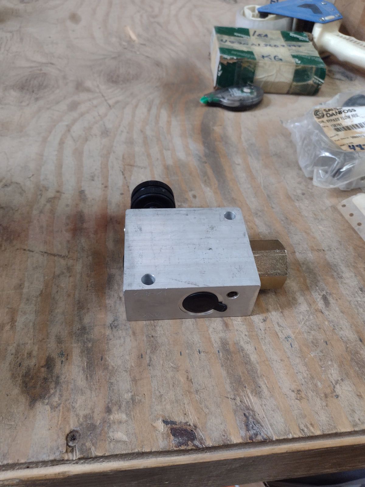 Danfoss Fluid Power Inc 2F85-01-B-BS-K15.0 Calibrated Flow Valve - NSN 4820-01-360-2397 - photo 1