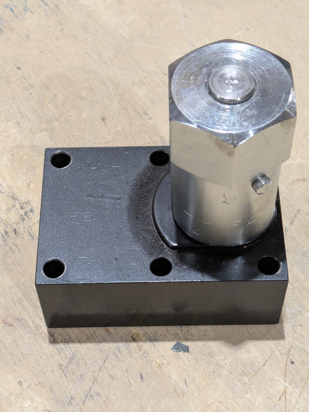 Parker-Hannifin Corporation NS1600S Calibrated Flow Valve - NSN 4820-01-223-7838 - photo 1