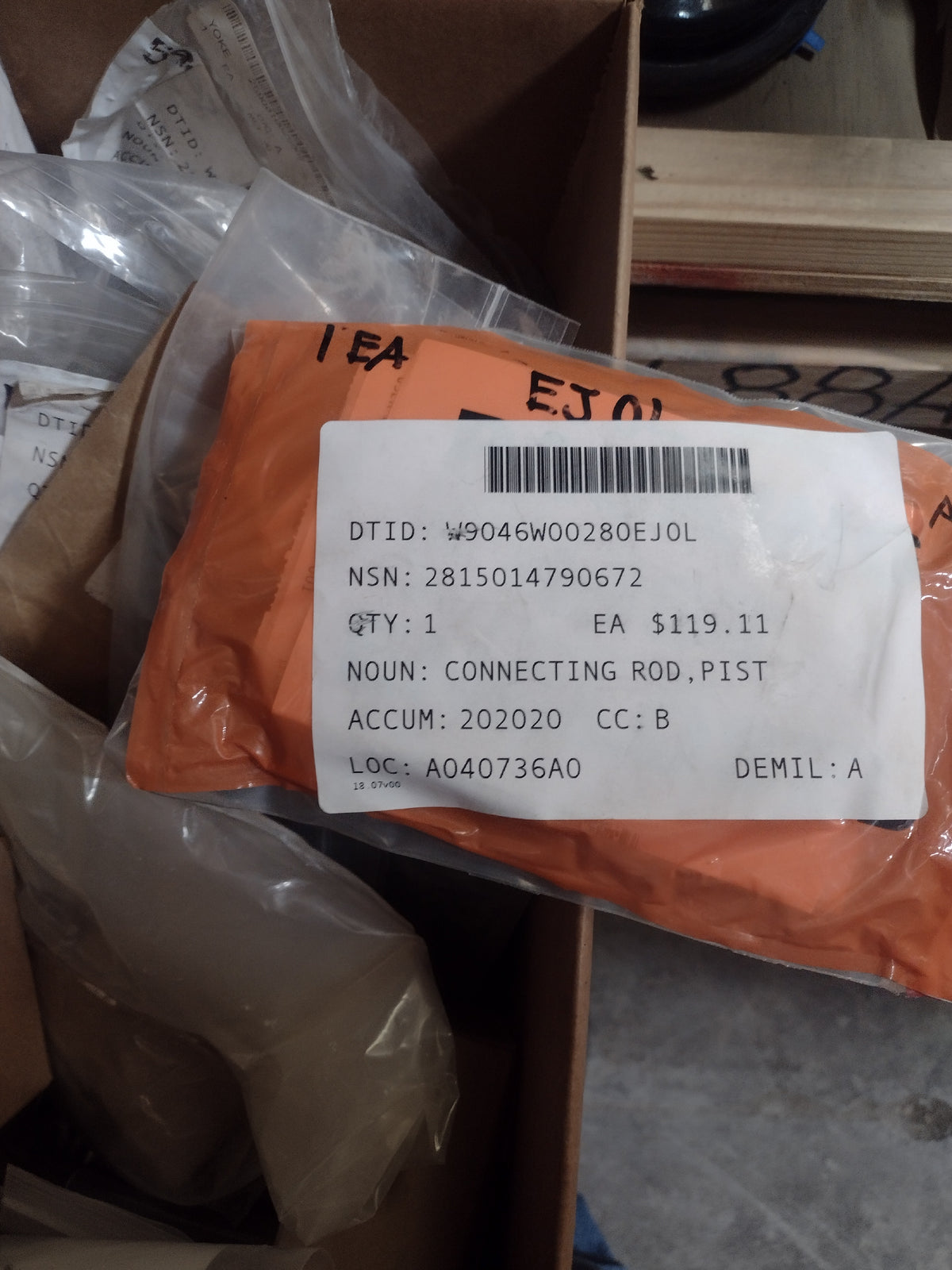 Kubota Tractor Corp 1G68722010 Connecting Rod, Piston - NSN 2815-01-479-0672 - inventory label