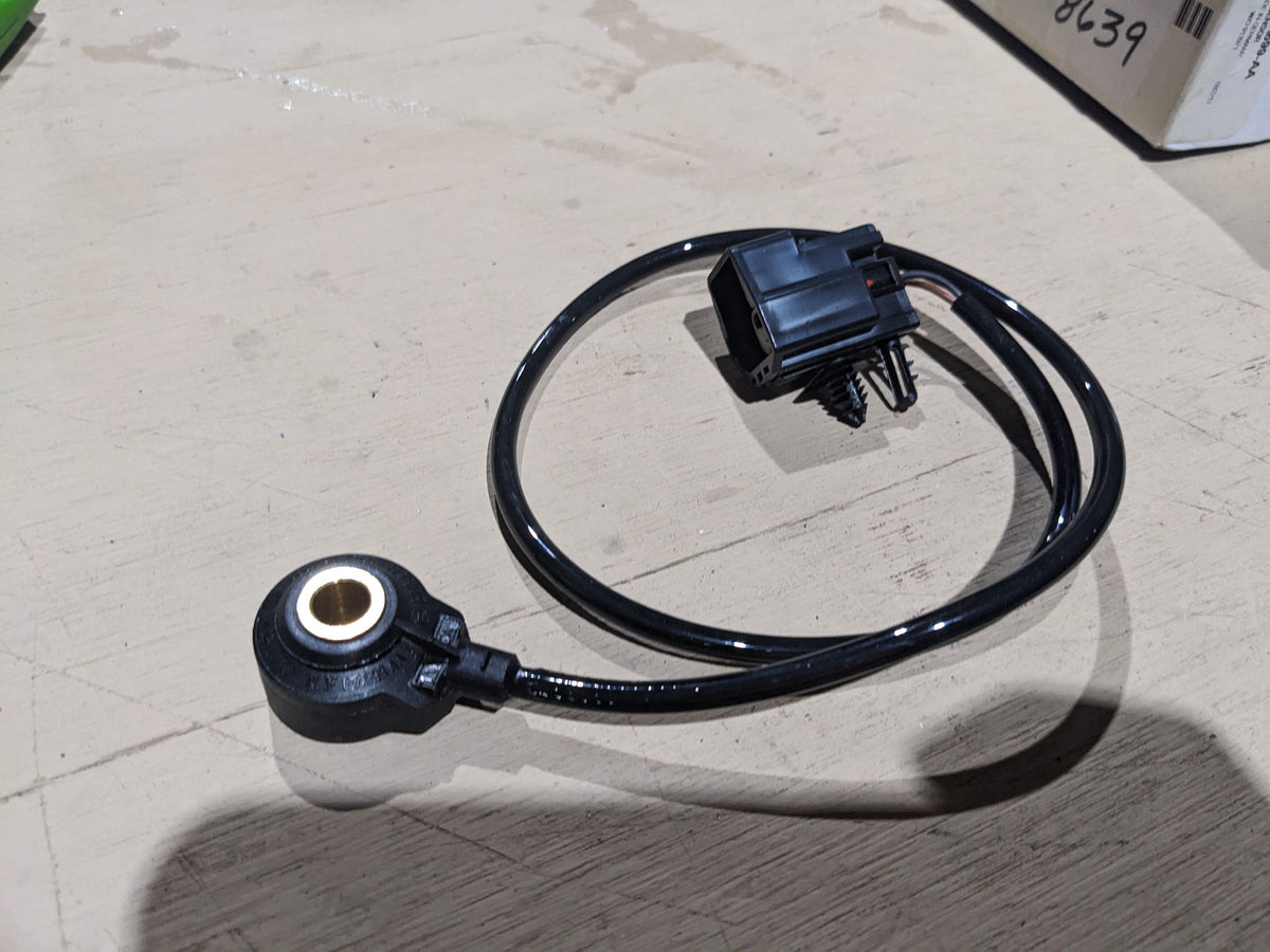 Ford Motor Co General Parts Division XL3Z 12A699-AA Crankshaft Sensor - NSN 2990-01-538-8639 - photo 2