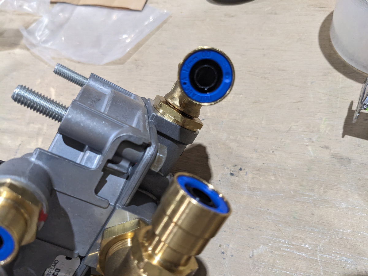 Denel Vehicle Systems R0120152 Relay Air Pressure Valve - NSN 2530-01-600-9080 - photo 3