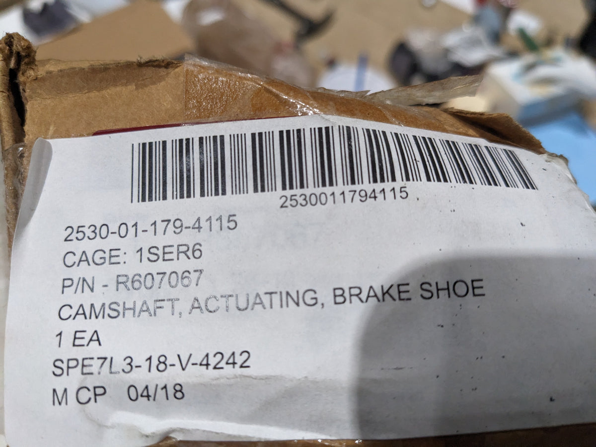 Meritor Heavy Vehicle Systems R607067 Actuating Camshaft - NSN 2530-01-179-4115 - inventory label