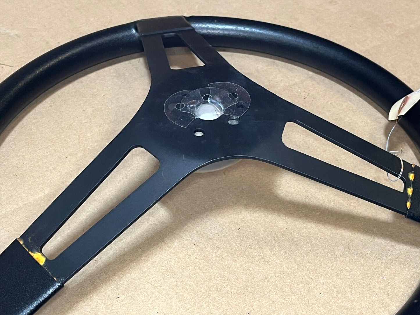 GENERAL DYNAMICS 55000232 GRANT 677 16'' RACING STEERING WHEEL 2530-01-599-5020