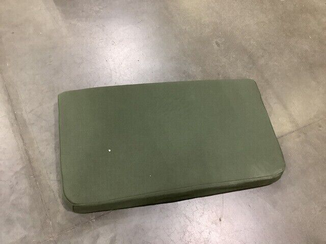 M800 SERIES 7373311 VEHICULAR SEAT BACK CUSHION 7061291 776R6 2540-00-737-3311