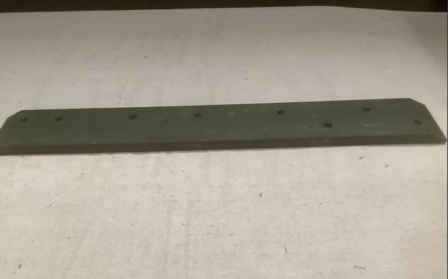 M1165 RETAINER, UNDERBODY (KICKLINER) {LH} AM GENERAL 6430679-01M1	12536824