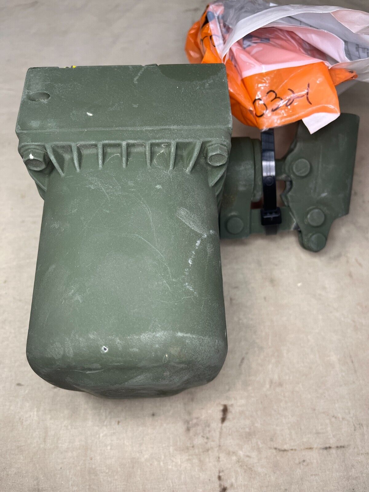 LMTV FMTV 12420700 CAB LIFT HAND DRIVEN HYDRAULIC RAM PUMP 4320-01-432-0321 NOS