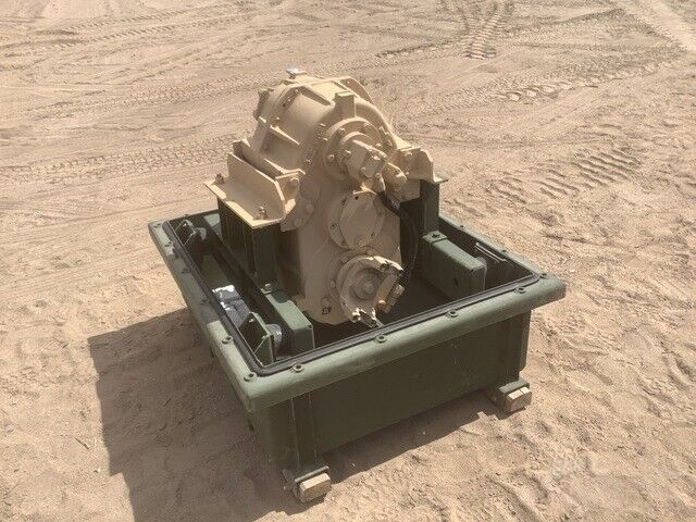 GENUINE OSHKOSH 57K3049 2HP722 TRANSFER CASE W/SHIPPING CONTAINER FITS M1070 HET