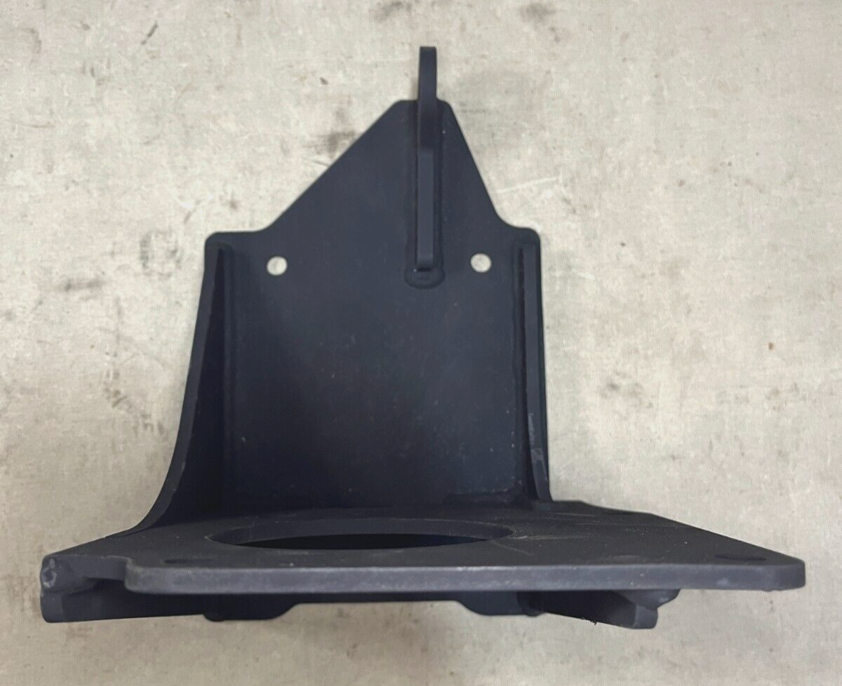 FIRE FIGHTING TRUCK OSHKOSH 4079076 4267783 MOUNTING BRACKET 5340-01-644-8620