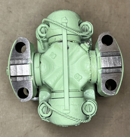 MILITARY AAVR-7A1 GKN ROCKFORD 4-70481 UNIVERSAL JOINT 2587079 520-00-428-0974