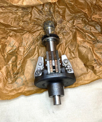 LAV,  DETROIT DIESEL 5133707 SHAFT & CARRIER A 5133819 2990-00-921-5372