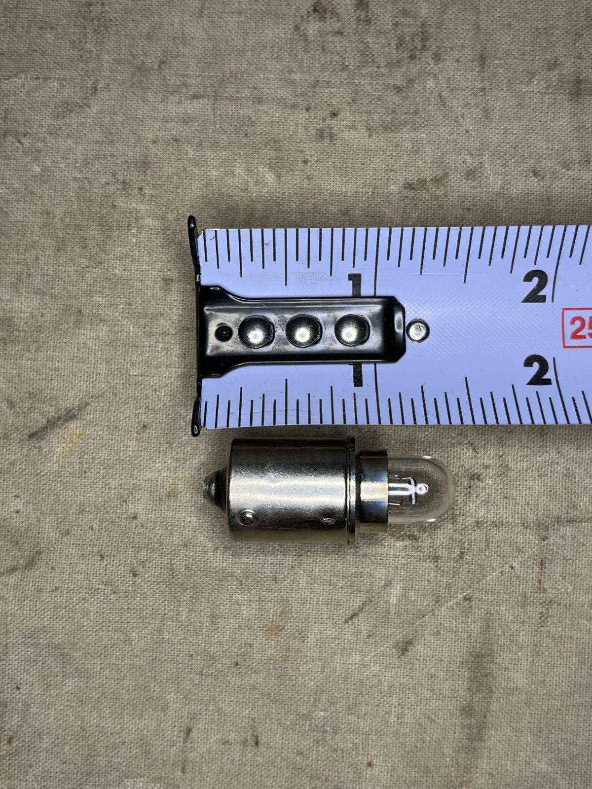 HEMTT 12360840-1 INCANDESCENT HALOGEN LAMP 998601-1 EX3669-1 6240-01-284-1925