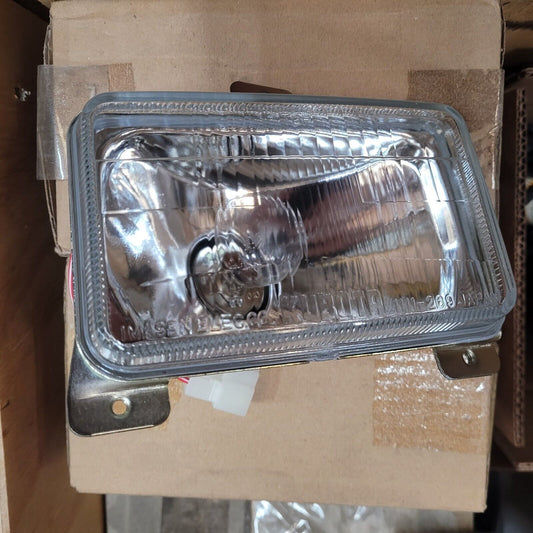 GENUINE KUBOTA RH HEADLIGHT BULB LAMP 12V 3A011-75720 FITS M9000 TRACTORS USA