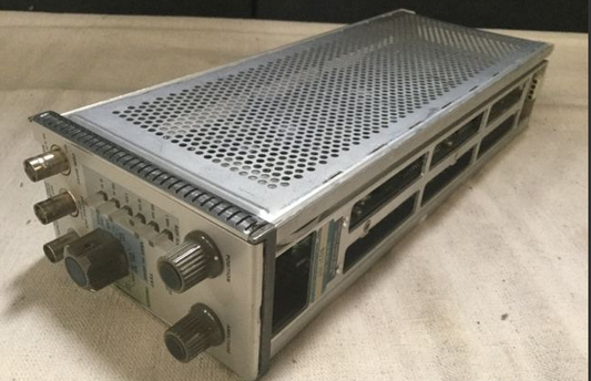Tektronix 067-0587-10-02 Mainframe Calibrator 7000 11000 Series Oscilloscopes