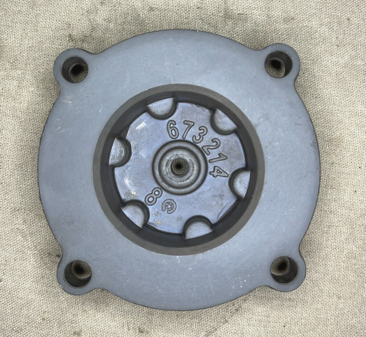 MRAP M-ATV UI VEHICLE DANA 673214 VALVE COVER PLATE 18KP718 4820-01-599-6308 NOS