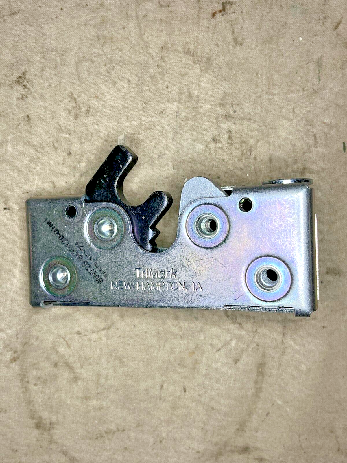 MRAP CAIMEN TRIMARK 6439120-01M1 DOOR MID-DDOR LATCH RR,RH 2540-01-567-7794