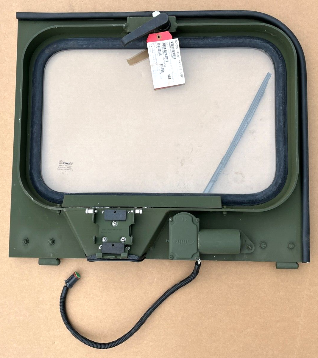 M1161 GROWLER ITV-LSV FRONT WINDSHIELD HALF WITH MOTOR 43016400 2510-01-605-2532